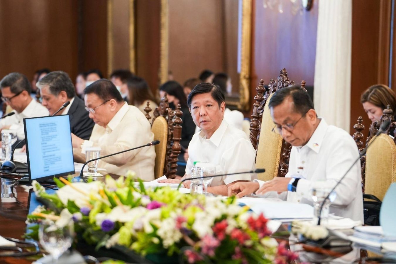 Pinamunuan ni Pangulong Ferdinand R. Marcos Jr. ang ikatlong board meeting ng National Economic and Development Authority (NEDA) ngayong ika-2 ng Pebrero, ilang araw matapos aprubahan ang Philippine Development Plan (PDP) para sa taong 2023-2028. Tinalakay sa pagpupulong ang mga hakbang sa implementasyon ng PDP kabilang ang Public Private Partnership Project. Pinamamahalaan nito ang mga kasunduang nabuo sa negosyo matapos ang pagbisita ni PBBM sa ibang bansa at pakikipag-usap sa iba’t ibang negosyante at pakikipagtulungan sa pribadong sektor sa bansa. Ibinahagi rin ng NEDA sa Pangulo ang mga proyektong kabilang sa Official Development Assistance (ODA).