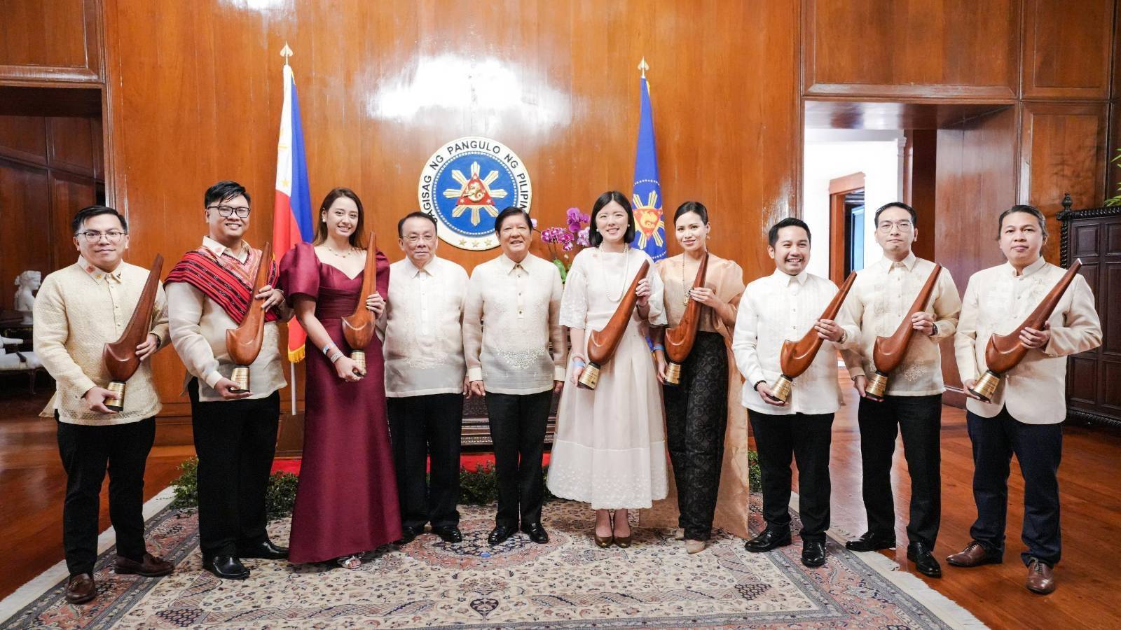 Idinaos ang paggawad ng parangal para sa 2022 Ten Outstanding Young Men of the Philippines sa Palasyo kung saan nagkaroon ng pagkakataon ang mga awardees na makadaupang-palad si Pangulong Ferdinand R. Marcos Jr.Sa seremonya, nagbigay ng isang talumpati si Executive Secretary Lucas Bersamin bilang representante ng Pangulo kung saan hinikayat niya ang mga awardees na ipagpatuloy ang kanilang mabuting sinumulan sa sektor na kanilang kinabibilangan.