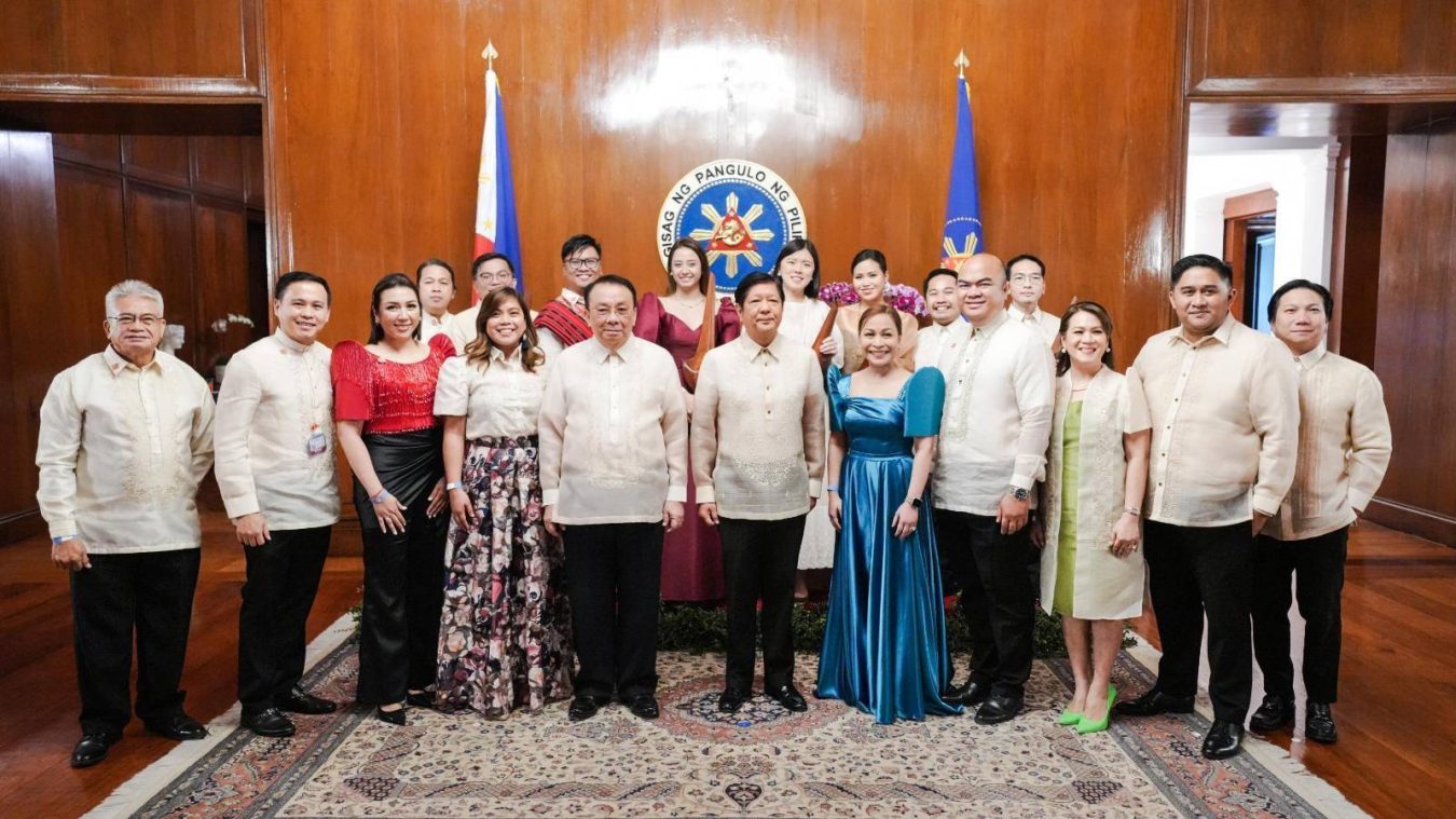 Idinaos ang paggawad ng parangal para sa 2022 Ten Outstanding Young Men of the Philippines sa Palasyo kung saan nagkaroon ng pagkakataon ang mga awardees na makadaupang-palad si Pangulong Ferdinand R. Marcos Jr. Sa seremonya, nagbigay ng isang talumpati si Executive Secretary Lucas Bersamin bilang representante ng Pangulo kung saan hinikayat niya ang mga awardees na ipagpatuloy ang kanilang mabuting sinumulan sa sektor na kanilang kinabibilangan.