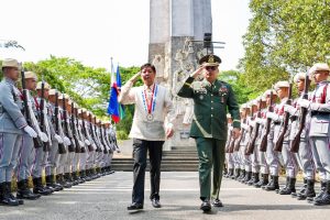 Ngayong selebrasyon ng ika-81 na anibersaryo ng Araw ng Kagitingan, nagbigay ng talumpati si Pangulong Ferdinand R. Marcos Jr. upang pasalamatan ang mga sundalong beterano ng bansa at hikayatin ang publiko na patuloy na ipakita ang kabayanihan ng Pilipino sa kanilang paglilikod sa bayan. Ibinihagi ng Pangulo ang kanyang mensahe sa Mount Samat National Shrine sa Pilar, Bataan na itinayo noong panahon ng panunungkulan ni dating Pangulong Ferdinand E. Marcos para alalahanin ang mga sundalong Pilipino at Amerikano na lumaban sa Fall of Bataan noong Ikalawang Digmaang Pandaigdig.