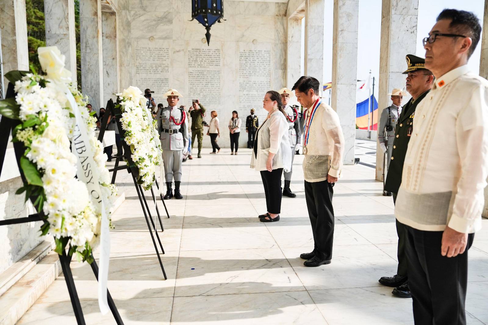 Ngayong selebrasyon ng ika-81 na anibersaryo ng Araw ng Kagitingan, nagbigay ng talumpati si Pangulong Ferdinand R. Marcos Jr. upang pasalamatan ang mga sundalong beterano ng bansa at hikayatin ang publiko na patuloy na ipakita ang kabayanihan ng Pilipino sa kanilang paglilikod sa bayan.Ibinihagi ng Pangulo ang kanyang mensahe sa Mount Samat National Shrine sa Pilar, Bataan na itinayo noong panahon ng panunungkulan ni dating Pangulong Ferdinand E. Marcos para alalahanin ang mga sundalong Pilipino at Amerikano na lumaban sa Fall of Bataan noong Ikalawang Digmaang Pandaigdig.