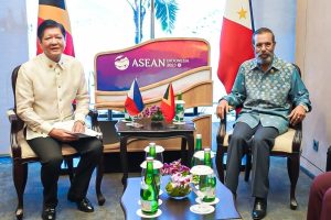 Nakaharap ni Pangulong Ferdinand R. Marcos Jr. si H.E Taur Matan Ruak, Prime Minister ng Timor-Leste sa isang bilateral meeting sa huling araw ng kaniyang pakikilahok sa 42nd ASEAN Summit. Sa pulong, inihayag ni PBBM ang kanyang suporta sa pagpasok ng Timor-Leste bilang miyembro ng ASEAN, maging sa mga inisyatibo ng bansa para sa kanilang nation-building. Pinasalamatan din ng Pangulo si PM Ruak sa mabiliis nitong aksyon hinggil sa pagtanggi sa hinihinging political asylum ni Negros Oriental Rep. Arnolfo Teves Jr.