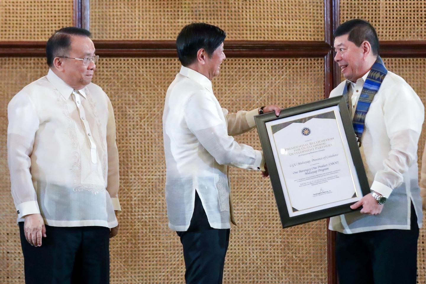 President Ferdinand R. Marcos Jr. on Wednesday praised the remarkable achievements of micro, small, and medium enterprises (MSMEs) at the 2024 Presidential Awards for Outstanding MSMEs.
